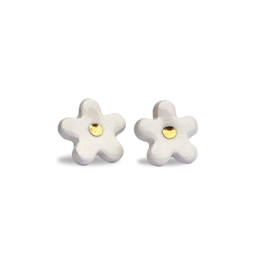 Margherita | Handcrafted white floral ceramic stud earrings with golden detail